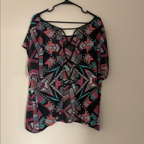 Colorful patterned open back fancy top - Picture 2 of 4